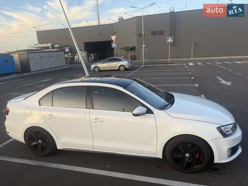Седан Volkswagen Jetta 2013 в Киеве