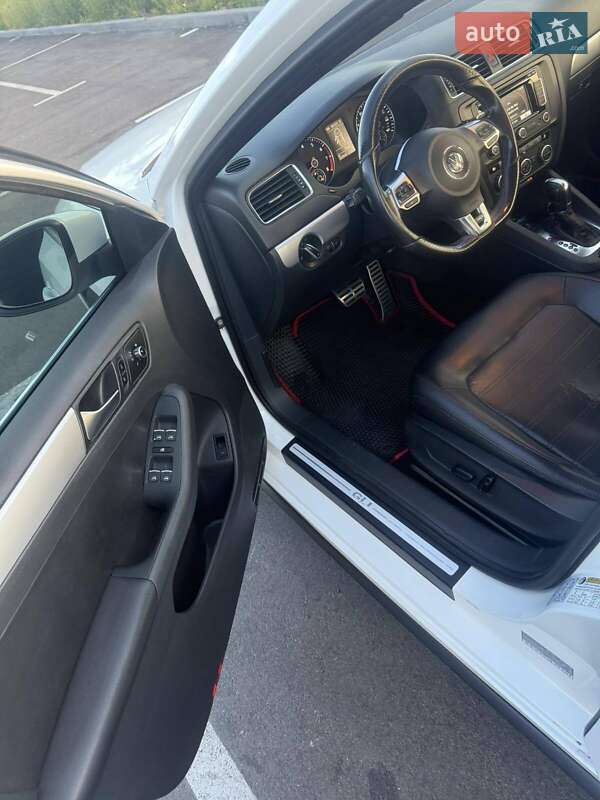 Седан Volkswagen Jetta 2013 в Киеве