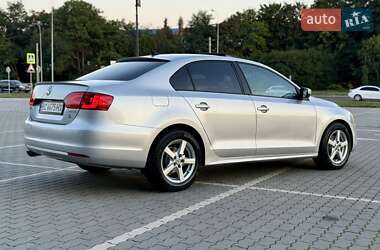 Седан Volkswagen Jetta 2011 в 