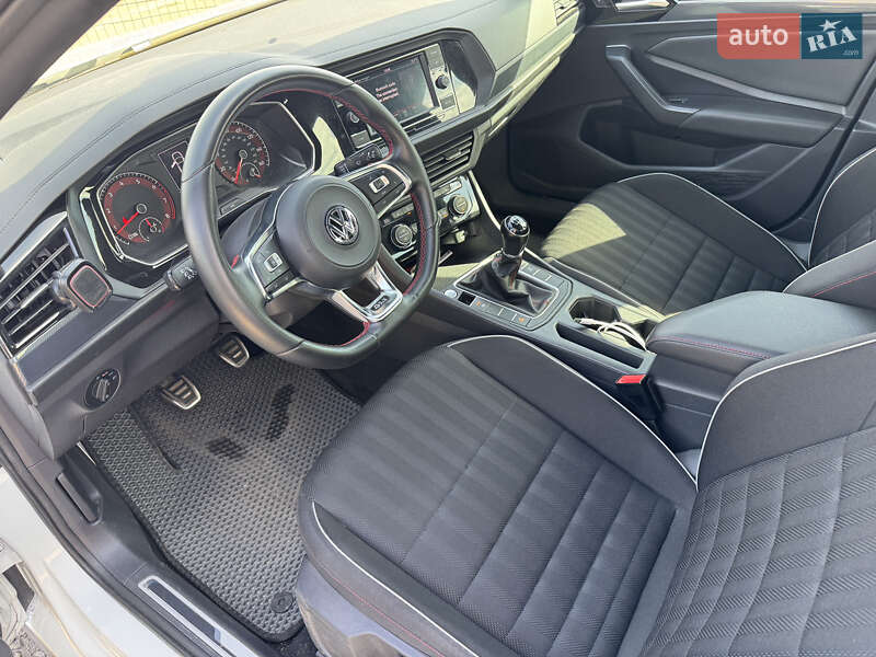 Седан Volkswagen Jetta 2019 в Києві