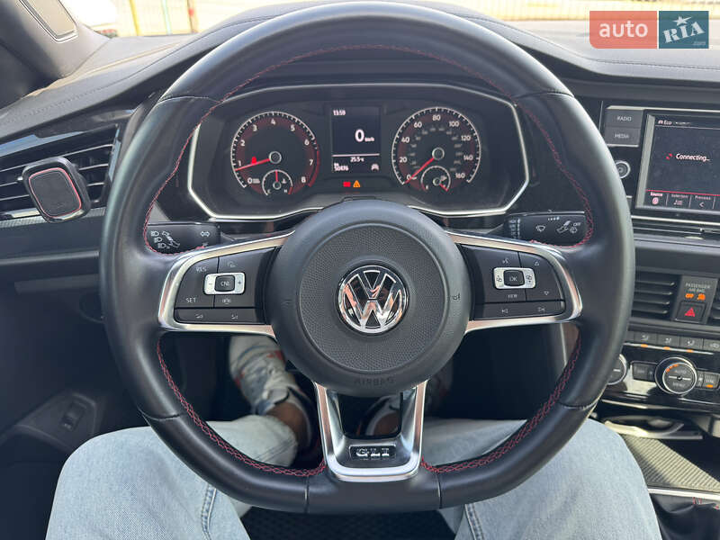 Седан Volkswagen Jetta 2019 в Києві