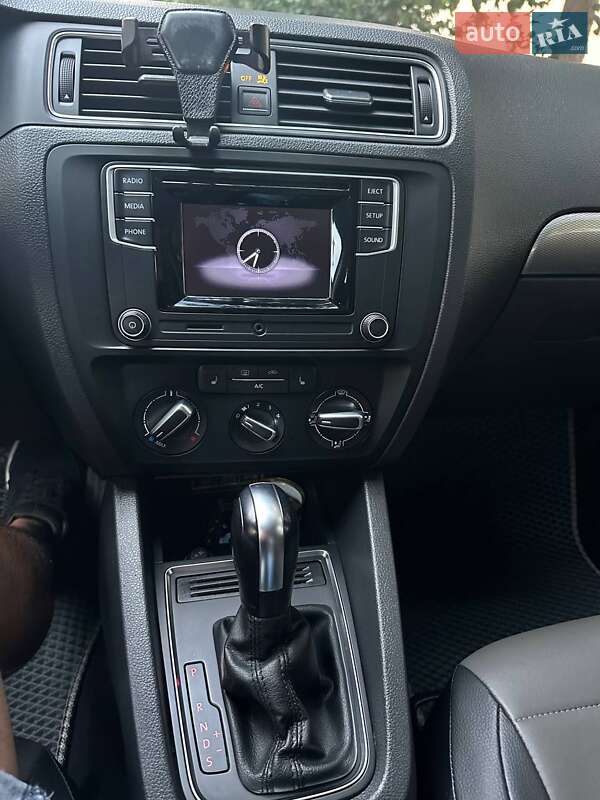 Седан Volkswagen Jetta 2016 в Киеве