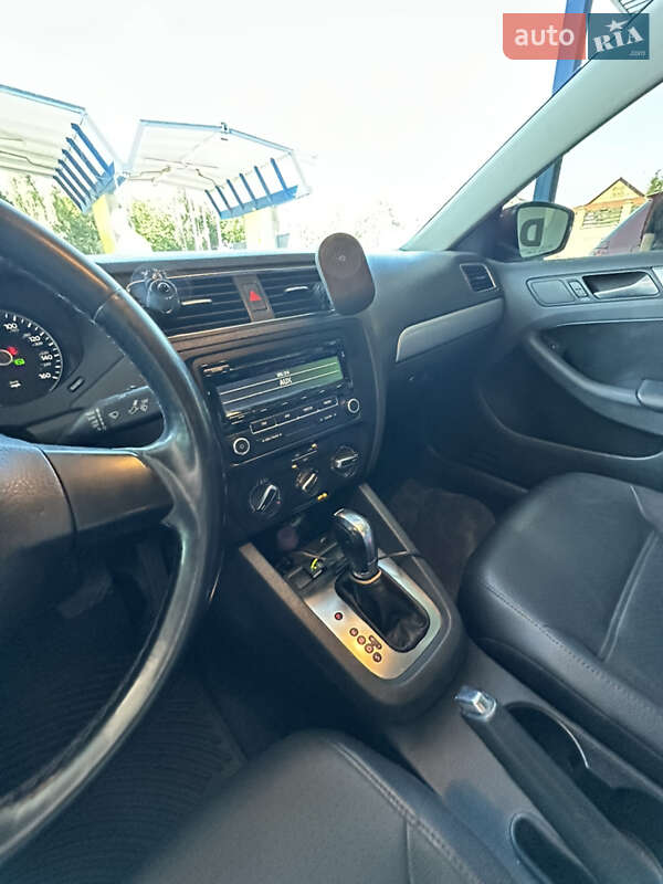 Седан Volkswagen Jetta 2012 в Тернополе