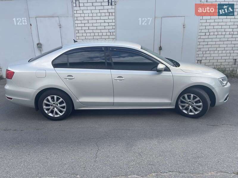 Седан Volkswagen Jetta 2011 в Харкові