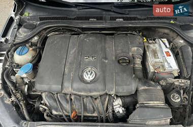 Седан Volkswagen Jetta 2010 в 