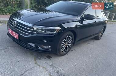 Седан Volkswagen Jetta 2020 в 