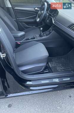Седан Volkswagen Jetta 2020 в 