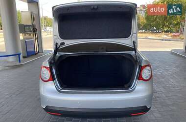 Седан Volkswagen Jetta 2009 в 