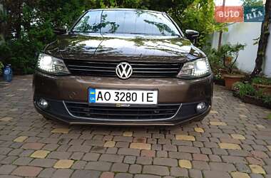 Седан Volkswagen Jetta 2012 в 