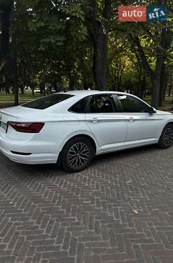 Седан Volkswagen Jetta 2018 в 