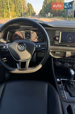 Седан Volkswagen Jetta 2018 в 
