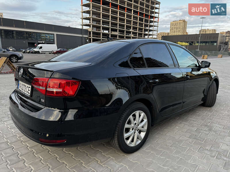 Седан Volkswagen Jetta 2015 в Києві