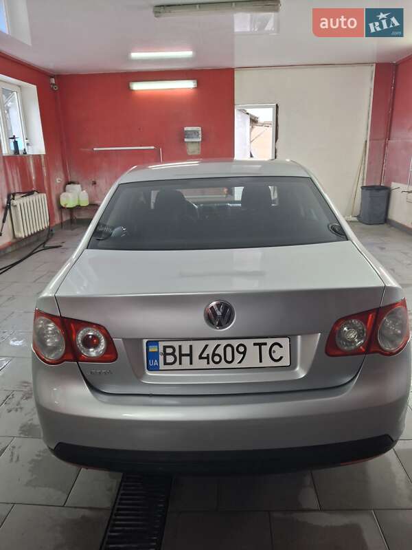 Седан Volkswagen Jetta 2008 в Авангарде