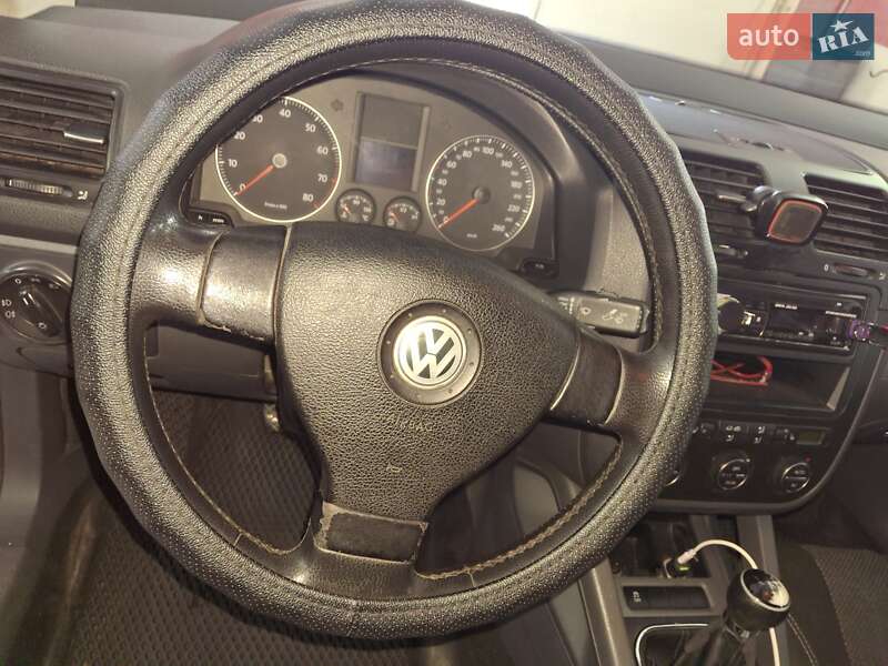 Седан Volkswagen Jetta 2008 в Авангарде