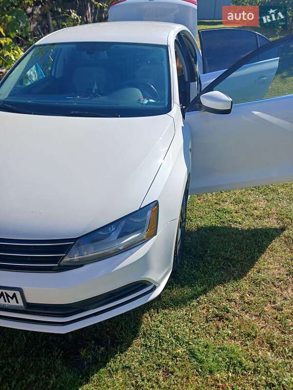 Седан Volkswagen Jetta 2016 в Киеве