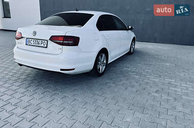 Седан Volkswagen Jetta 2016 в 