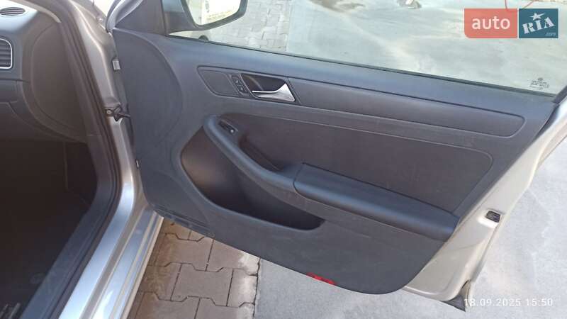 Седан Volkswagen Jetta 2011 в Броварах