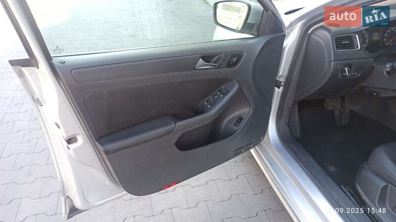 Седан Volkswagen Jetta 2011 в Броварах
