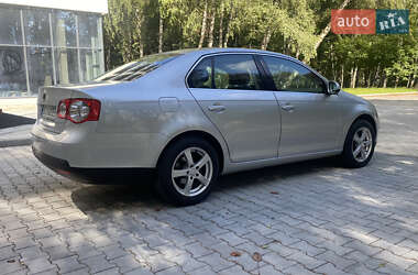 Седан Volkswagen Jetta 2006 в 