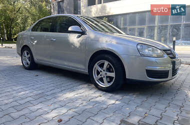 Седан Volkswagen Jetta 2006 в 