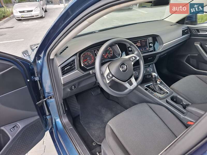 Седан Volkswagen Jetta 2018 в Києві