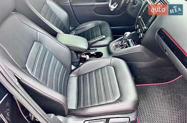 Седан Volkswagen Jetta 2017 в 