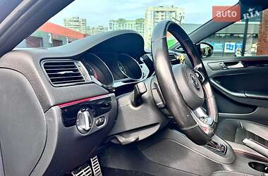 Седан Volkswagen Jetta 2017 в 