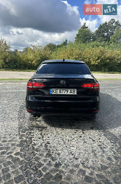 Седан Volkswagen Jetta 2012 в 