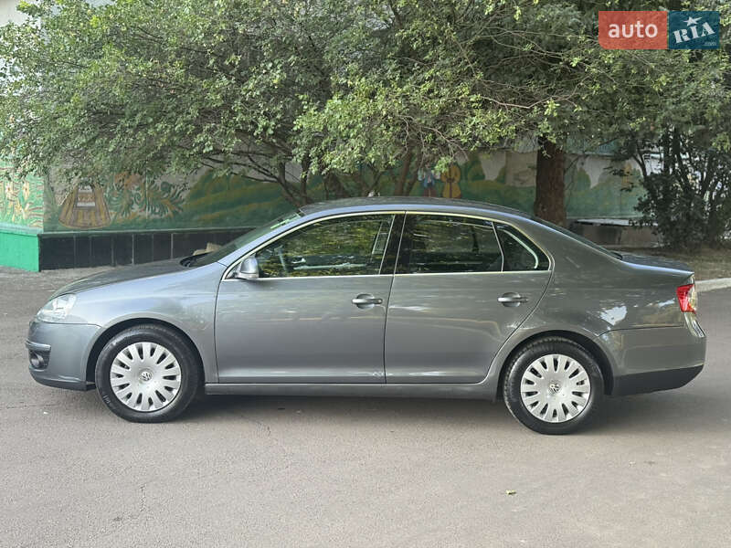 Седан Volkswagen Jetta 2007 в Рівному