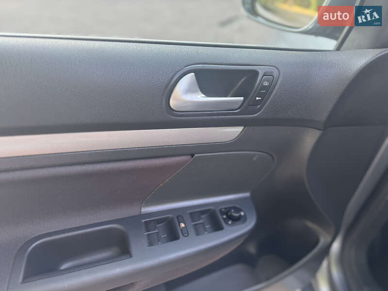 Седан Volkswagen Jetta 2007 в Рівному