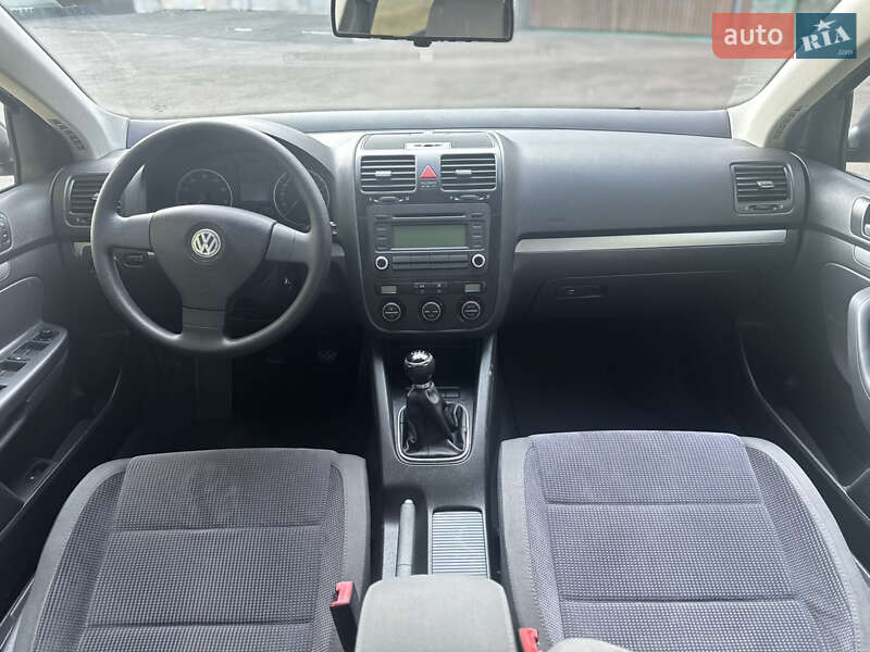 Седан Volkswagen Jetta 2007 в Рівному