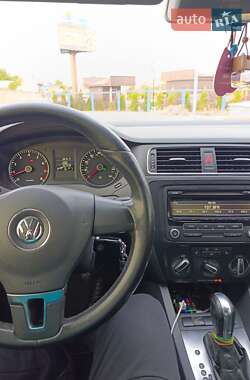Седан Volkswagen Jetta 2013 в 