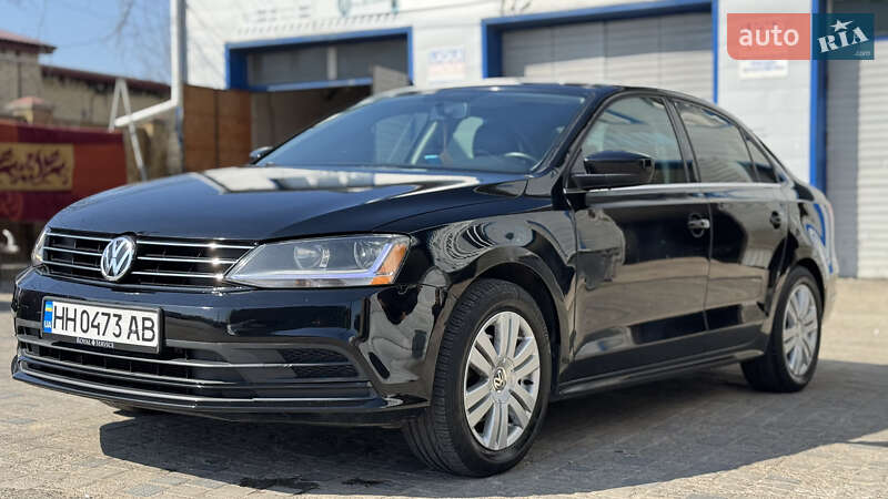Седан Volkswagen Jetta 2016 в 