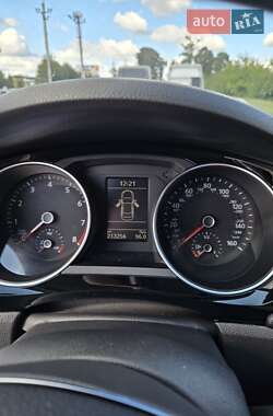 Седан Volkswagen Jetta 2015 в 
