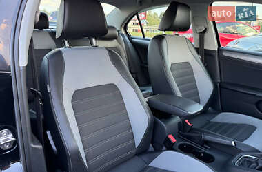 Седан Volkswagen Jetta 2014 в 