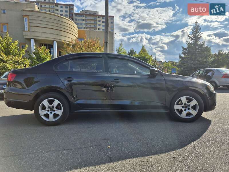 Седан Volkswagen Jetta 2014 в Києві