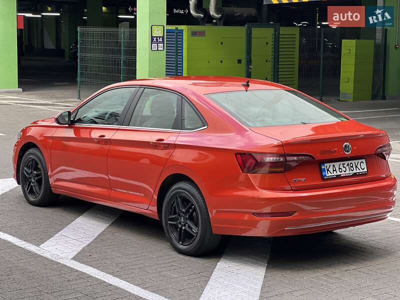 Седан Volkswagen Jetta 2019 в Киеве