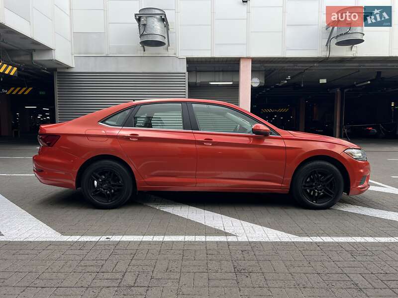 Седан Volkswagen Jetta 2019 в Киеве