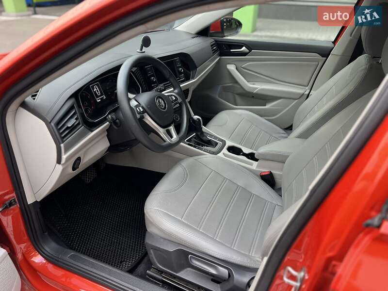 Седан Volkswagen Jetta 2019 в Киеве