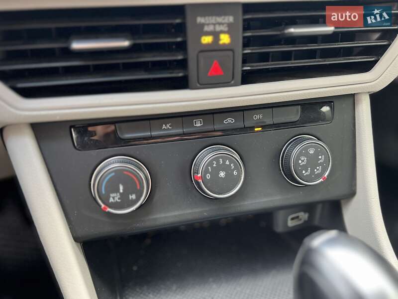Седан Volkswagen Jetta 2019 в Киеве