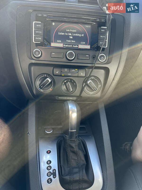 Седан Volkswagen Jetta 2014 в Одесі