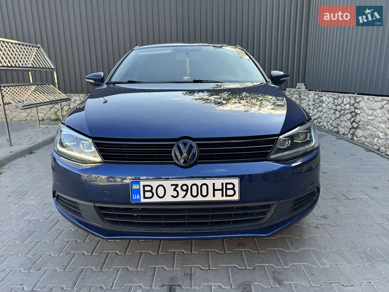 Седан Volkswagen Jetta 2013 в Тернополе