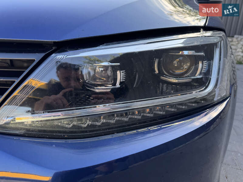 Седан Volkswagen Jetta 2013 в Тернополе