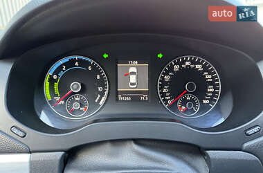Седан Volkswagen Jetta 2013 в 