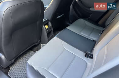 Седан Volkswagen Jetta 2013 в 