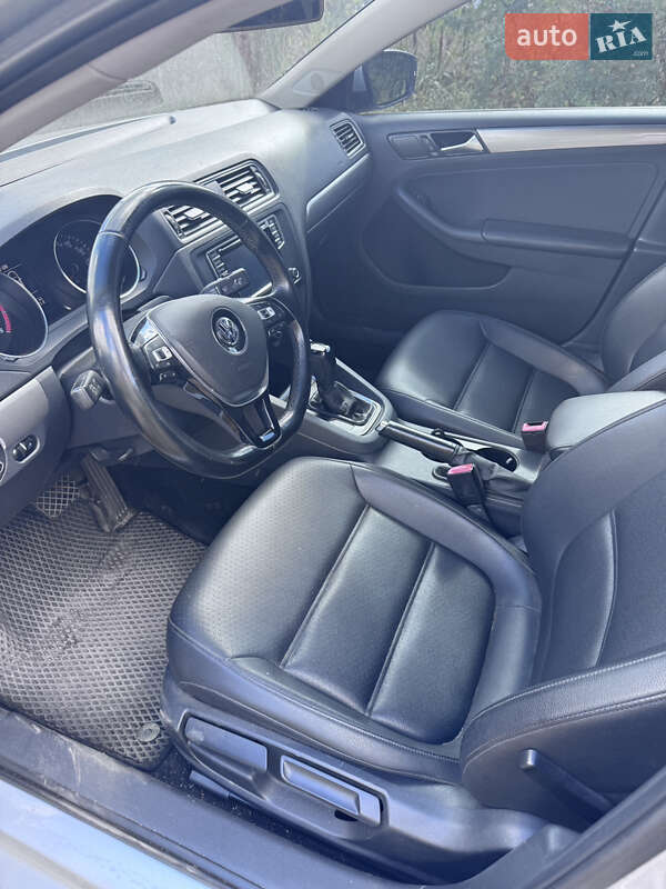 Седан Volkswagen Jetta 2016 в Новомосковську