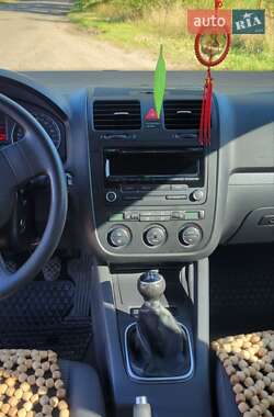 Седан Volkswagen Jetta 2009 в 