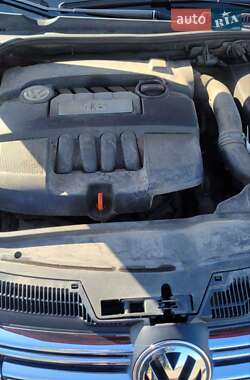 Седан Volkswagen Jetta 2009 в 