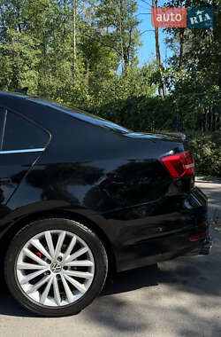Седан Volkswagen Jetta 2014 в 