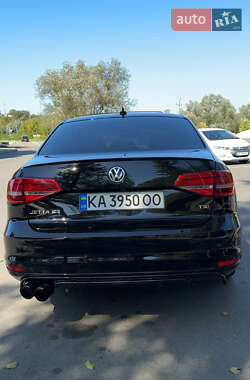 Седан Volkswagen Jetta 2014 в 